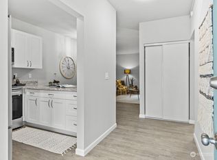 5820 200th St SW APT C, Lynnwood, WA