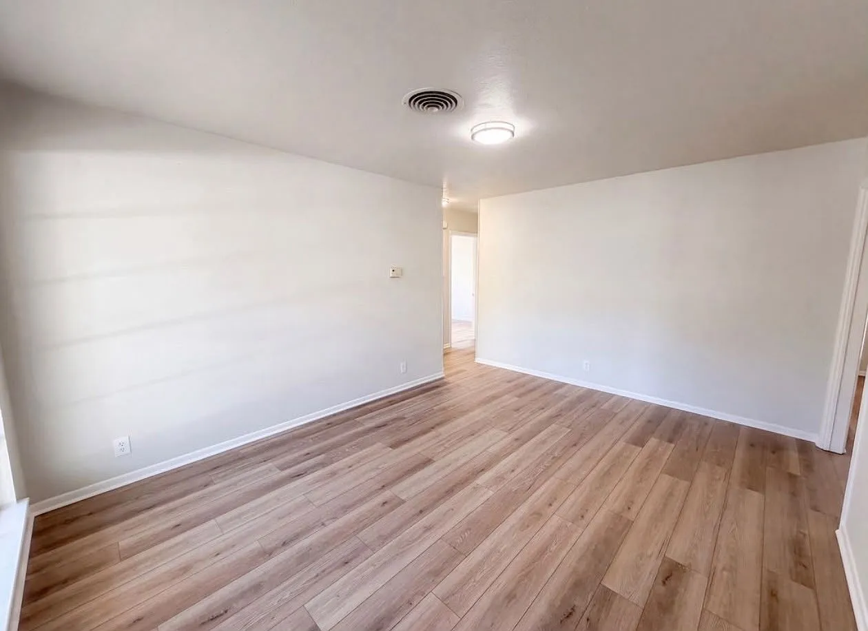3 bed, 1875 sqft, $2,000 — Photo 4