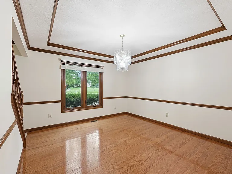 7666 Windwood Dr — Photo 16