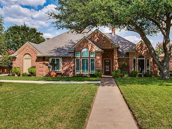2nd image of 707 Meadowbrooke Cir