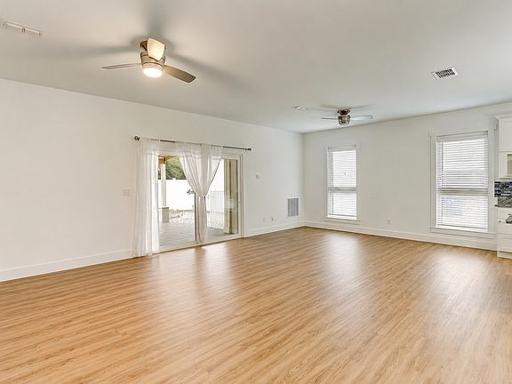 5th image of 1421 Hickory St