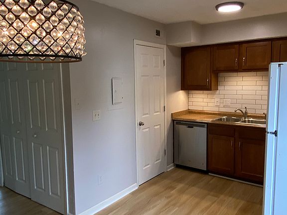3rd image of 1524 Worthington Row Dr