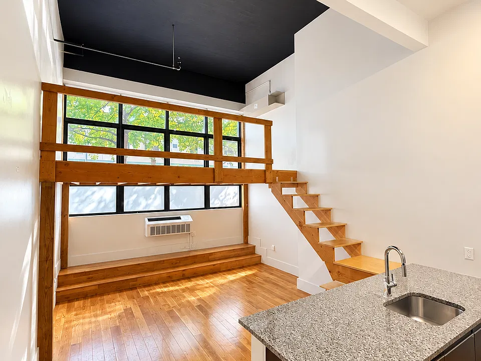 41 Kosciuszko St #105