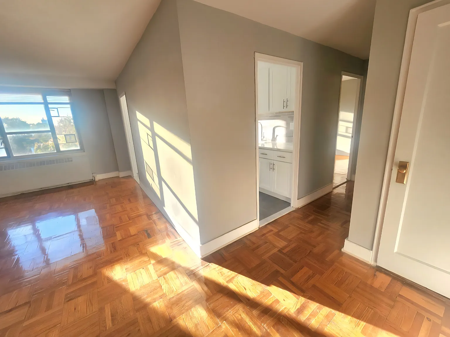 2 bed, 955 sqft, $2,550 — Photo 3