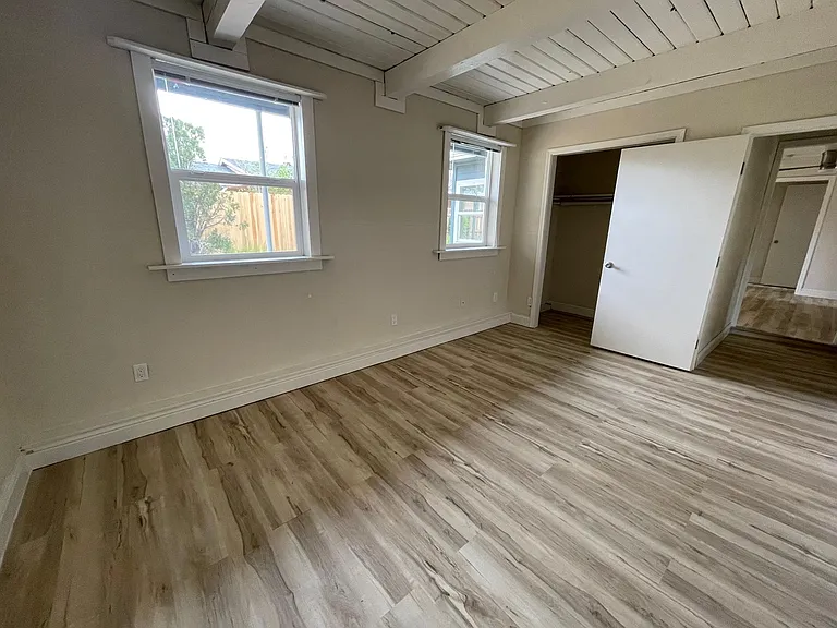 1750 Stratford Dr — Photo 9