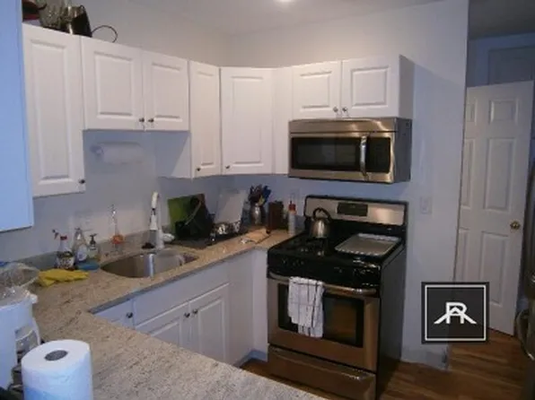 70 Egmont St, Brookline, MA