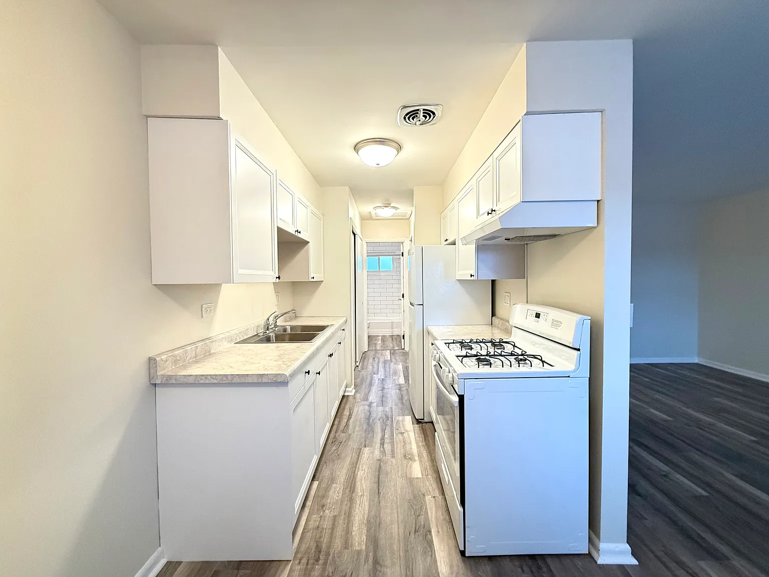 575 Berry Ave — Photo 4