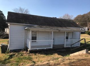 805 S Hamilton St, Eden, NC 27288