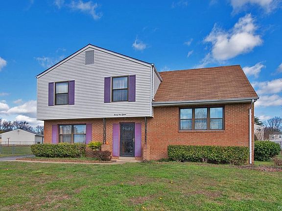 2nd image of 2915 Peabody Ln