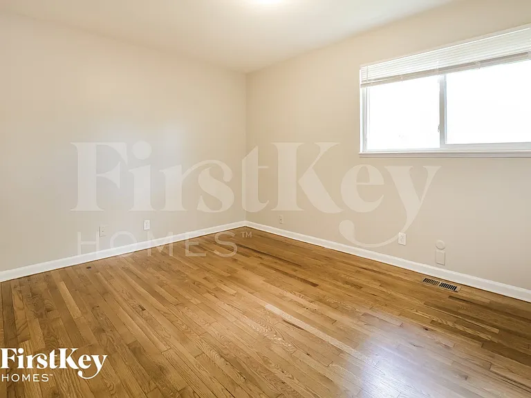 222 Pacific Dr — Photo 7