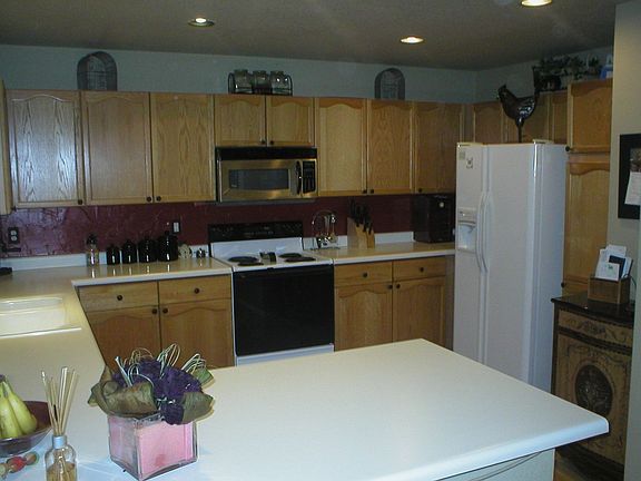 Open Kitchen--Appliances Included!