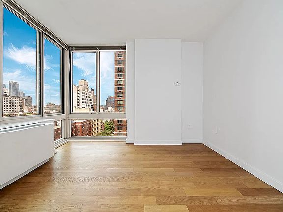 4th image of 260 W 54th St APT 43I