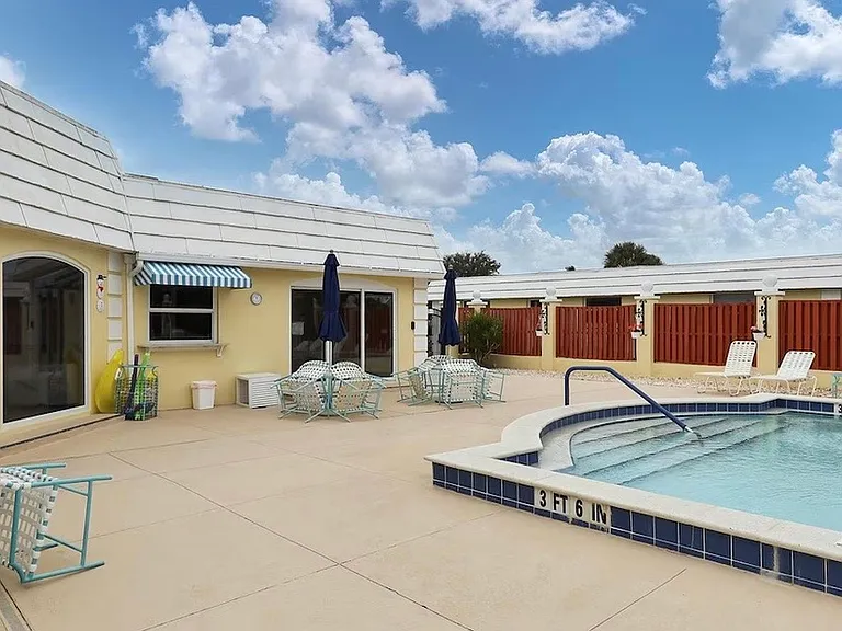 5931 Tidewood Ave — Photo 12