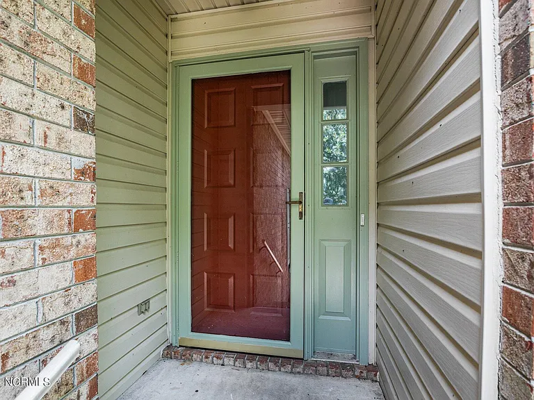 5722 Gondolier Dr — Photo 4
