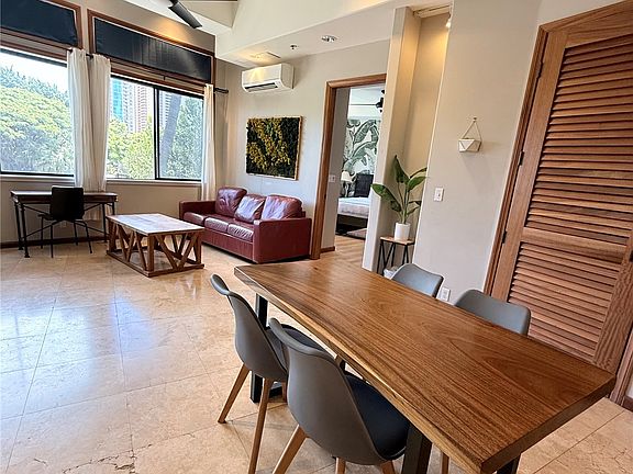 5th image of 2045 Kalakaua Ave APT M300