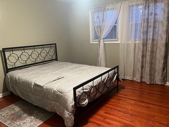 4th image of 403 Prairie Ave Unit 1