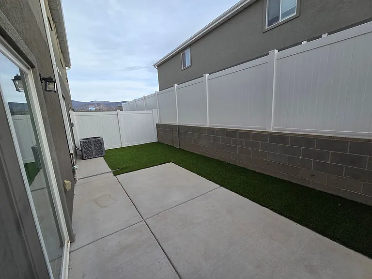 3127 W 1675 N #E — Photo 30