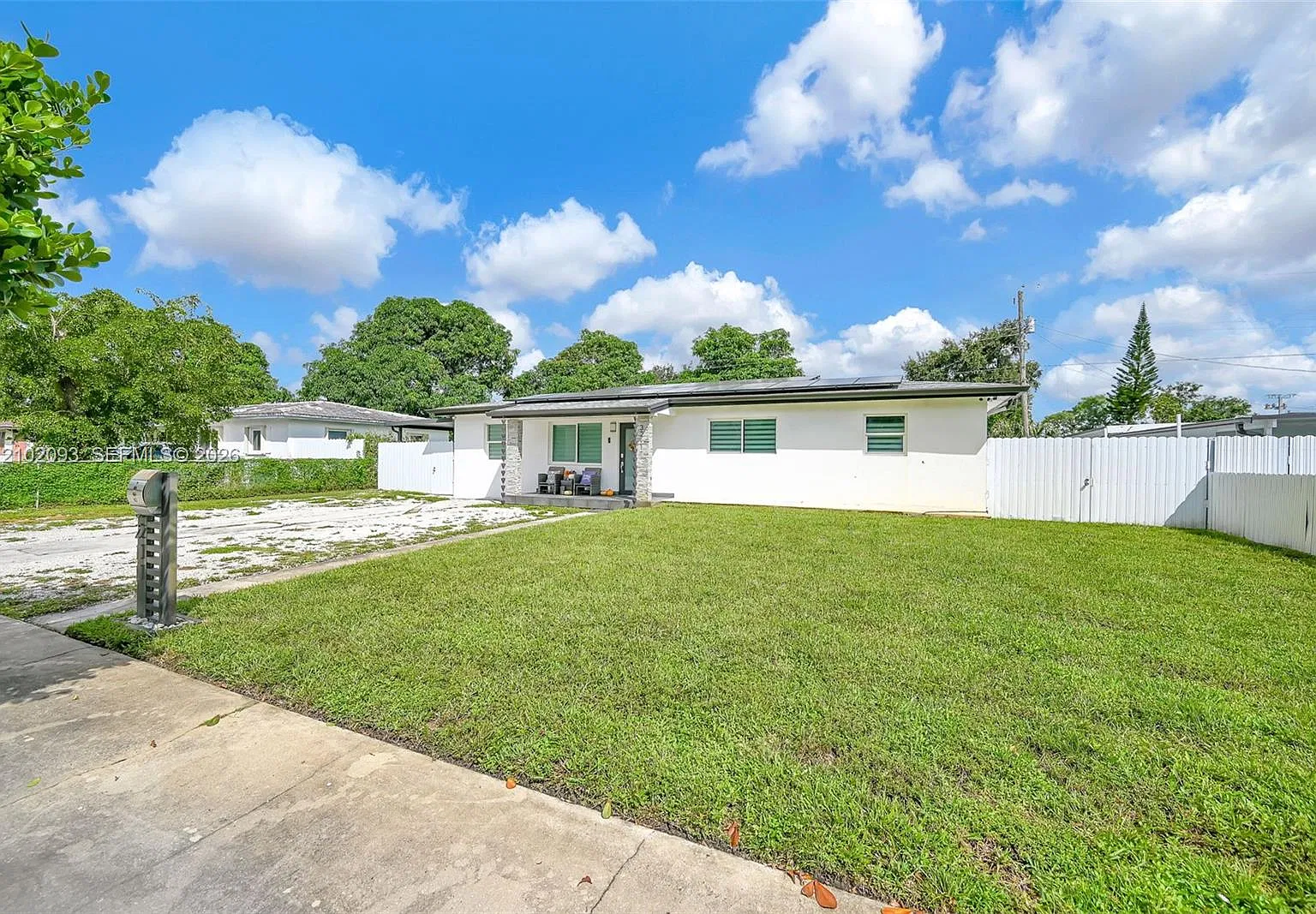 Myrtle Grove 1st Addn — Photo 1