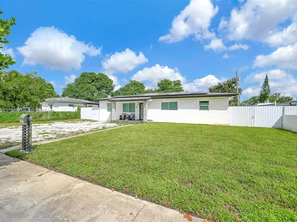 3211 NW 171st St, Miami Gardens, FL 33056