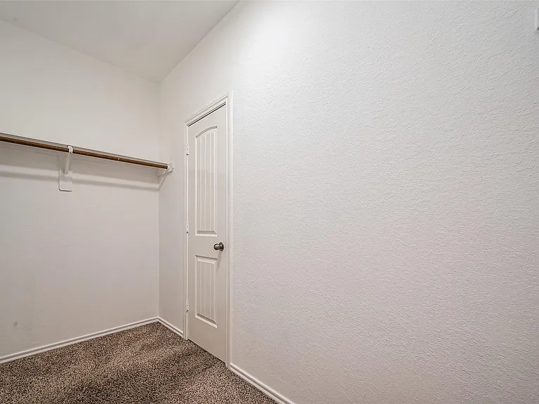 1910 Vermillion View St — Photo 32