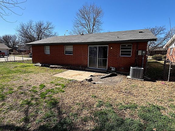 2nd image of 1039 Raleigh Cir