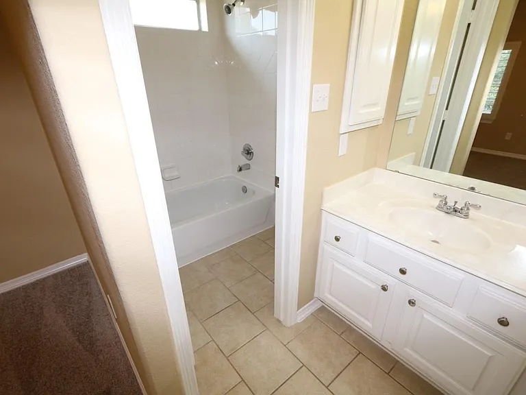 7102 Spring Run Ln — Photo 27