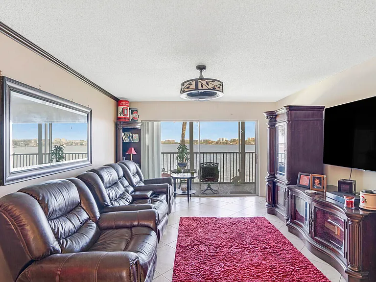 100 Waterway Dr S #209 — Photo 4