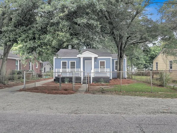 2712 E Surrey Dr, North Charleston, SC 29405