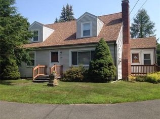 198 Topsfield Rd, Wenham, MA 01984