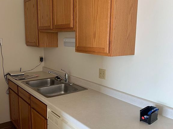 5th image of 1502 Dakota Dr N #28