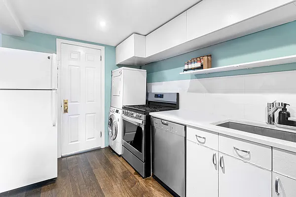 Rented by Keller Williams NYC | media 24