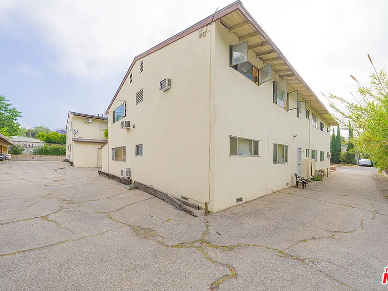 10043 Haines Canyon Ave #F — Photo 18