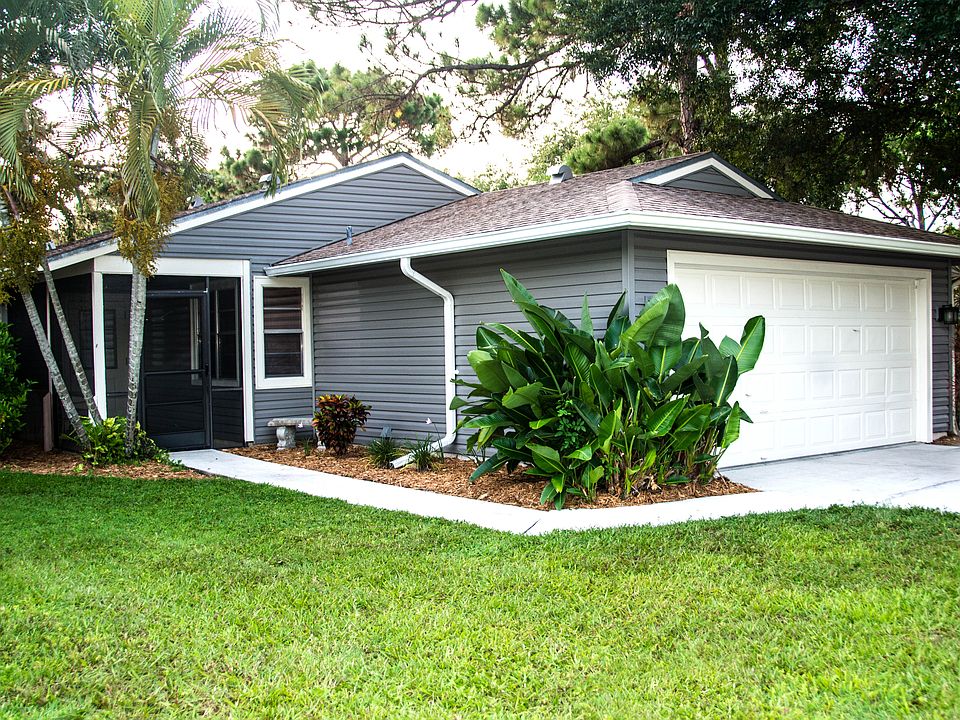 1st image of 460 Bearded Oaks Cir