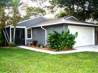 460 Bearded Oaks Cir, Sarasota, FL 34232