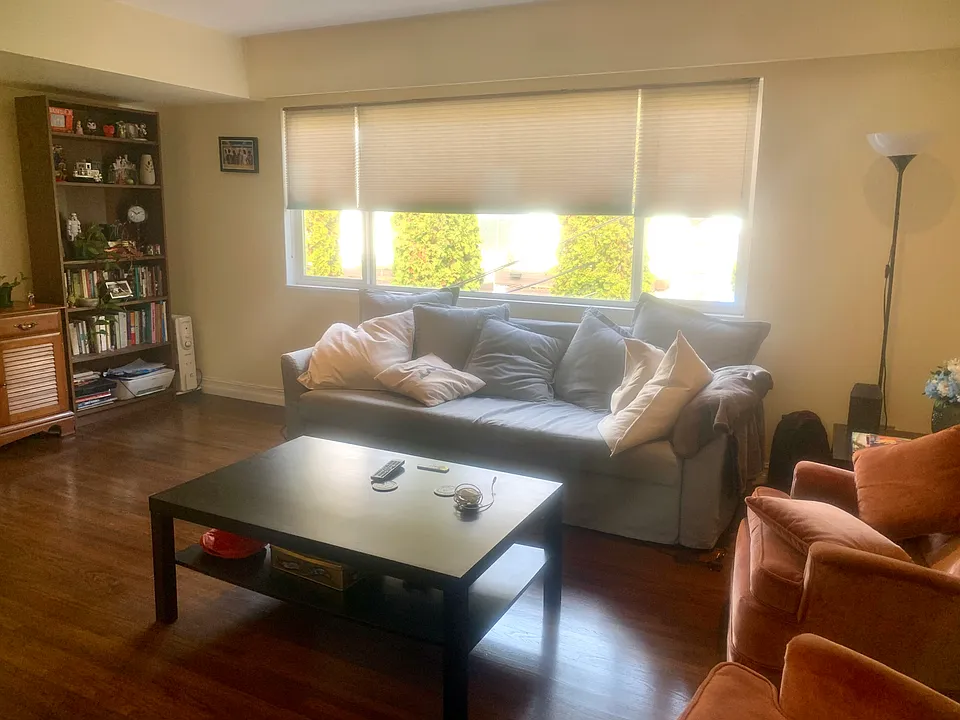 158 E 4th St #5