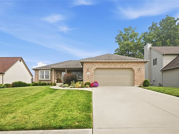 2nd image of 945 Oak Hill Ct