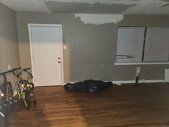 3rd image of 10017 Chicot Rd