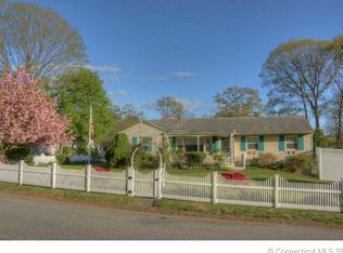 71 Chestnut Hill Rd, Groton, CT 06340