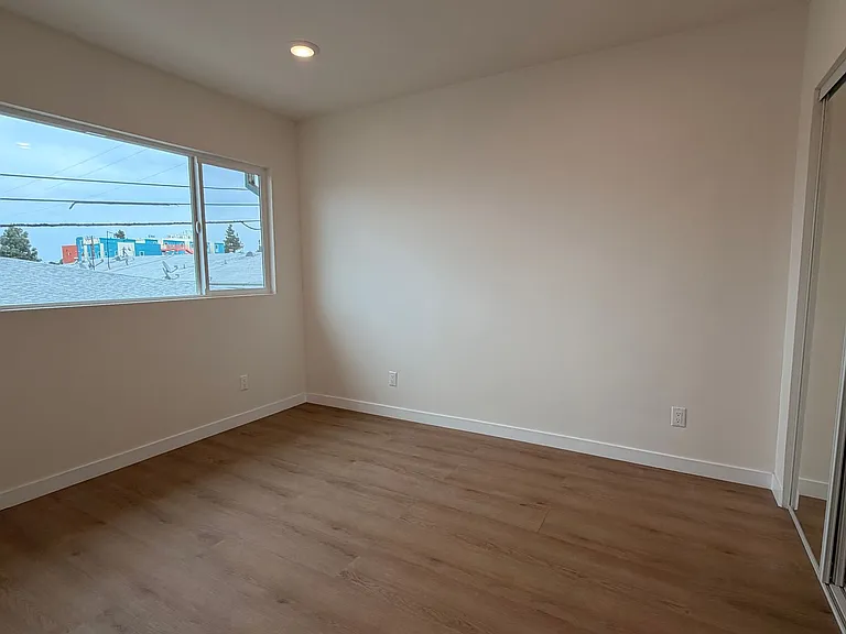 3950 S Hillcrest Dr — Photo 6