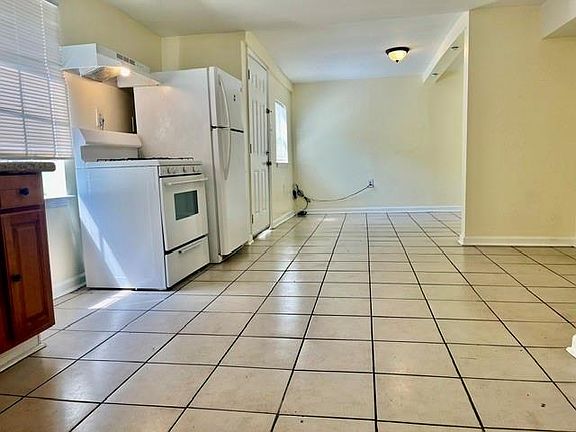 3rd image of 7204 Hickory St #B