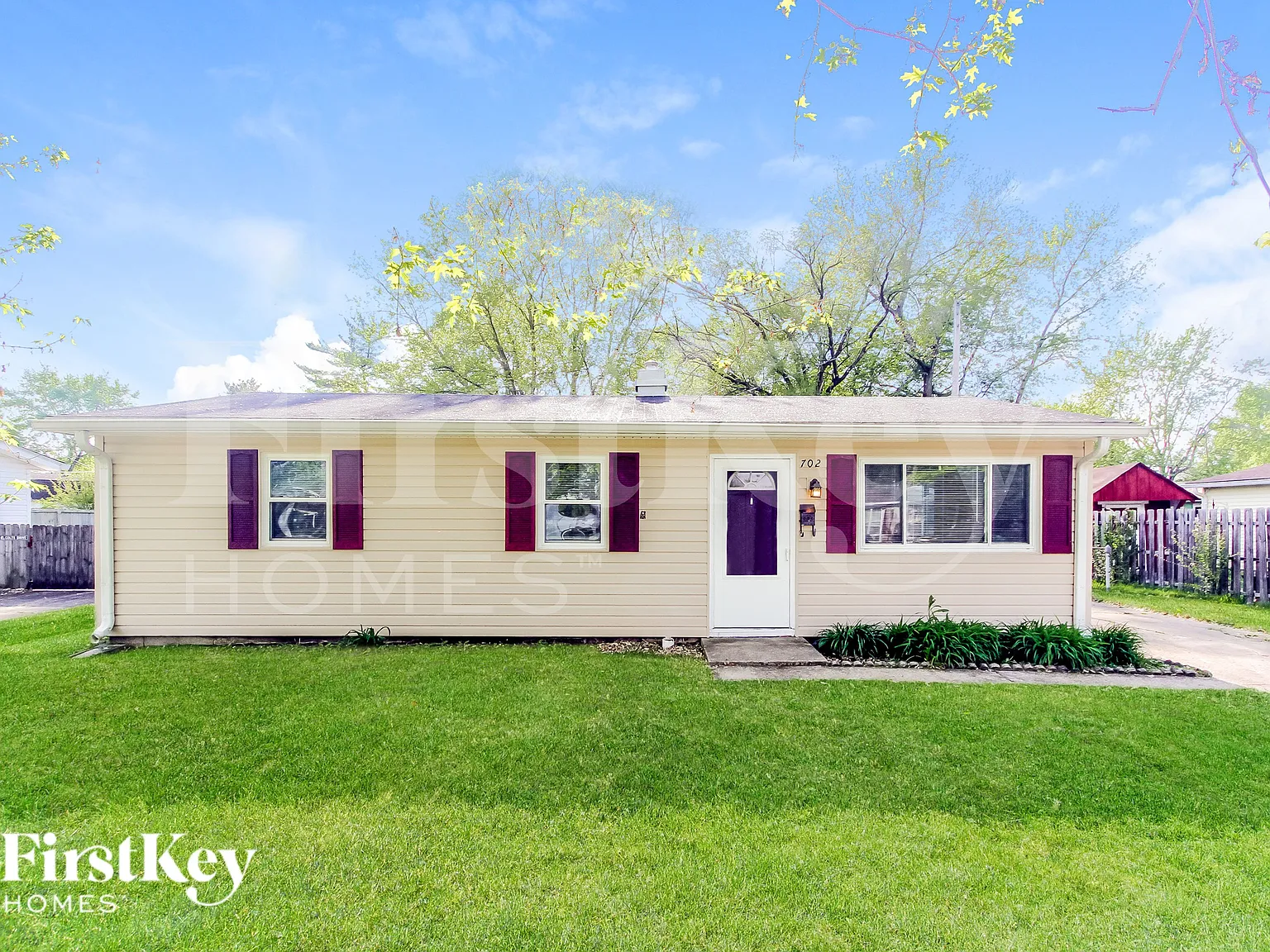 3 bed, 1.0 bath, 912 sqft, $1,790 — Photo 1