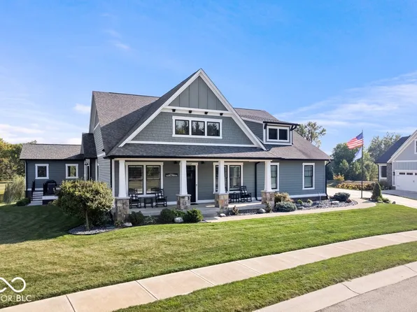 15297 Maple Ridge Dr, Carmel, IN 46033
