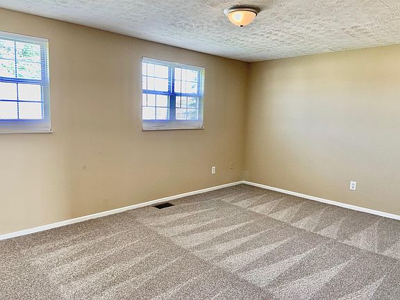 3rd image of 1353 Blue Lake Way