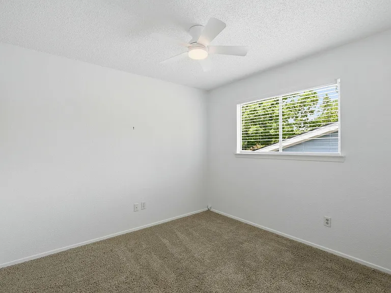 3200 Spaniel Dr — Photo 14
