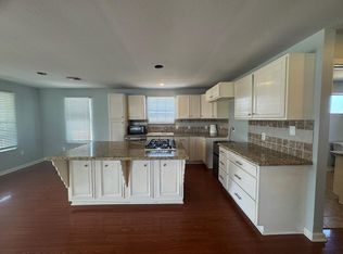 735 10th St, San Leon, TX 77539