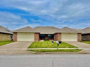2841 W Silverleaf St, Springfield, MO 65807