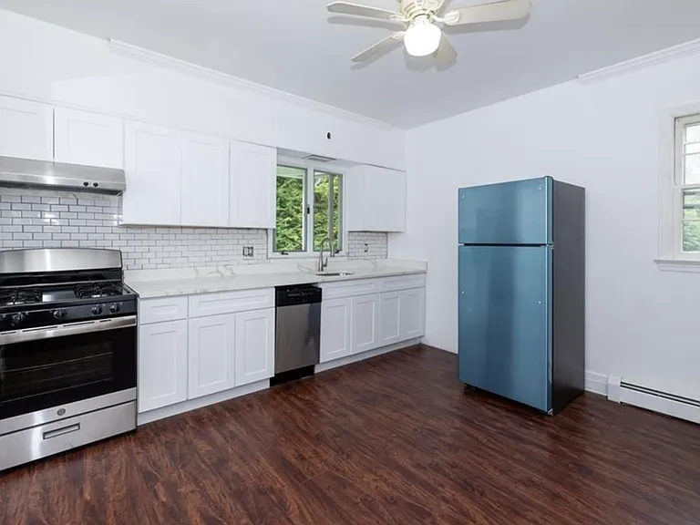 547 King St #A — Photo 4