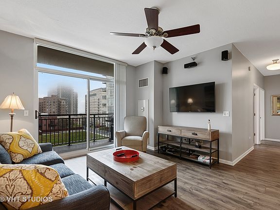 3rd image of 1134 W Granville Ave APT 717