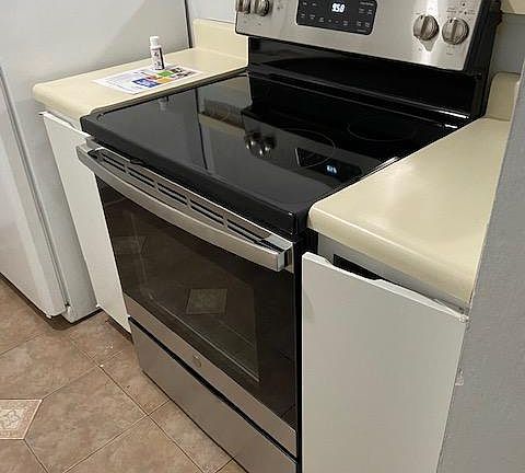4th image of 490 N Civic Dr APT 317
