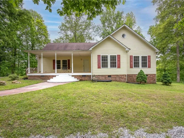 7430 Cellar Creek Rd, Blackstone, VA 23824